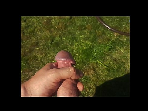 ❤️ Hot hottie får den rosa fitten hennes knullet og kommer med en sprut i en sommerhage ❤❌ Porno hos oss ❤