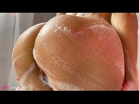 ❤️ Brunette onanerer fitte med vibrator til intens orgasme i dusjen ❤❌ Porno hos oss ❤